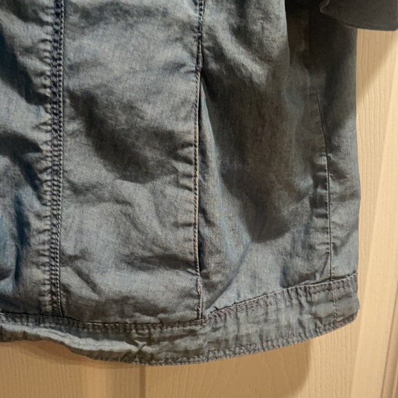 LAL large short sleeve button denim top - Picture 3 of 4